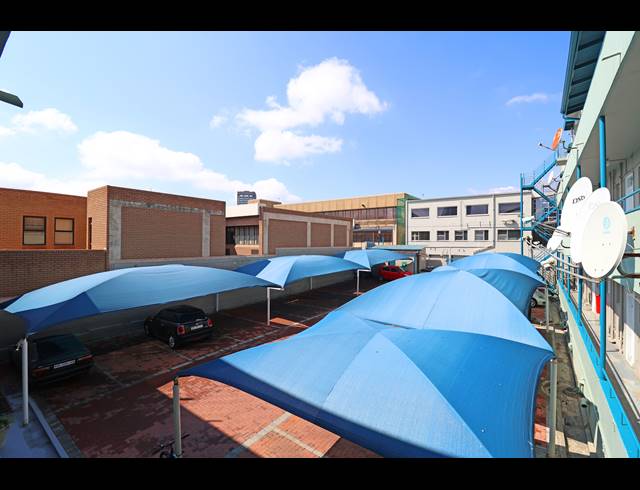 2 BEDROOM APARTMENT FOR SALE IN RICHMOND